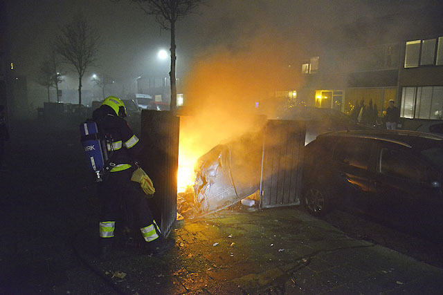 2019/256/20191231-20u39 GB 001 Containerbrand Marconistraat.jpg